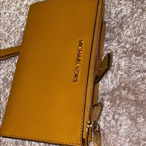 Micheal kors wallet